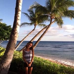 Meet your Posher, Courtney